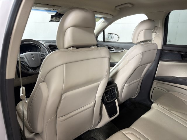 Used 2017 Lincoln MKX Select w/ Select Plus Package FWD image 19