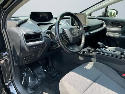 Used 2024 Toyota Prius LE FWD image 11