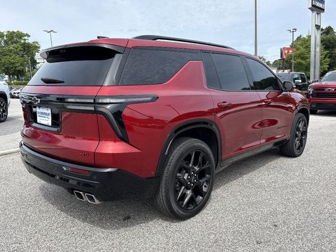 Used 2024 Chevrolet Traverse RS w/ LPO, Floor Liner Package FWD image 3