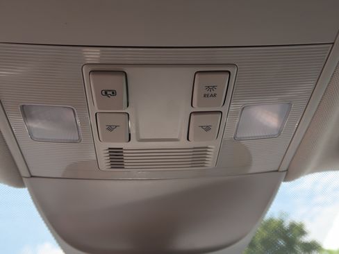 Used 2025 Volkswagen Taos S FWD image 32