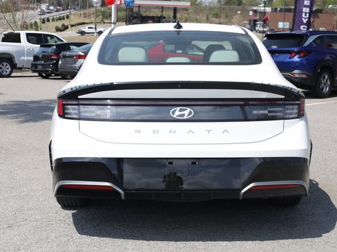 Used 2024 Hyundai Sonata SEL FWD image 4