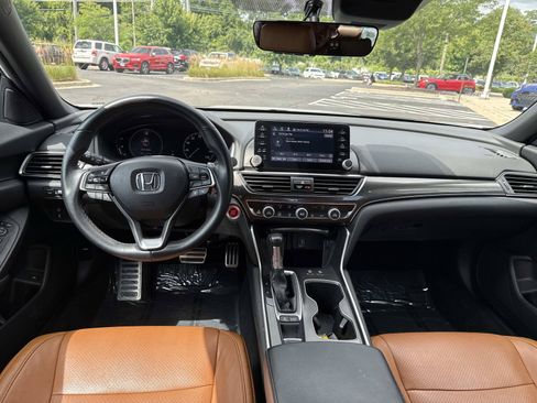 Used 2018 Honda Accord Sport image 15