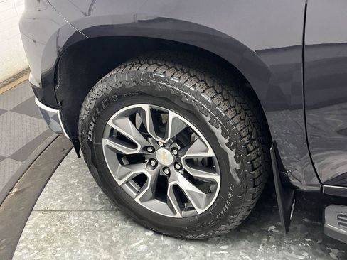 Certified 2022 Chevrolet Silverado 1500 LT AWD/4WD image 36