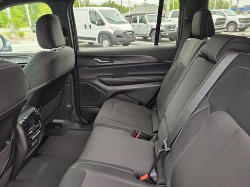 New 2026 Jeep Grand Cherokee L Laredo AWD/4WD image 25