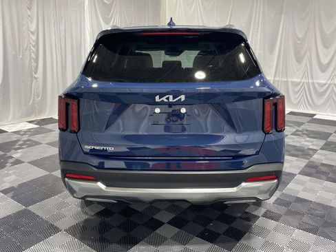 New 2026 Kia Sorento S w/ S Panoramic Sunroof Package image 3