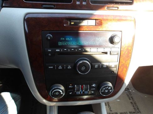 Used 2011 Chevrolet Impala LT w/ Luxury Edition Package FWD image 18