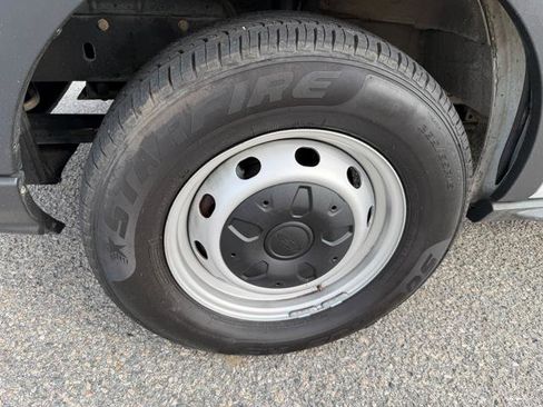 Used 2018 Ford Transit 250 130 Low Roof RWD image 42