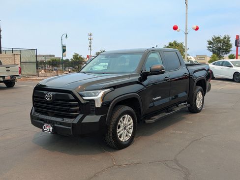 Used 2023 Toyota Tundra SR5 w/ SR5 Convenience Package AWD/4WD image 10