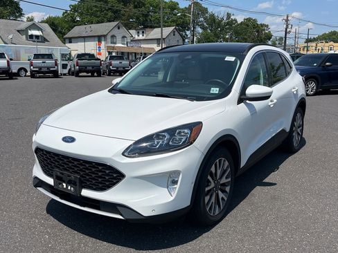 Used 2021 Ford Escape Titanium AWD/4WD image 2