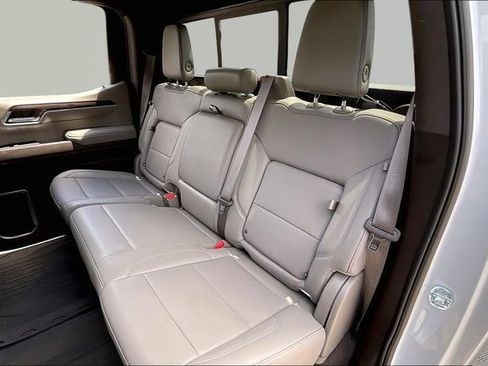 Used 2023 GMC Sierra 1500 SLT w/ SLT Convenience Package AWD/4WD image 16