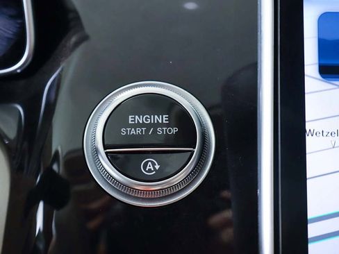 Used 2022 Mercedes-Benz S 500 4MATIC w/ 3D Technology Package image 44