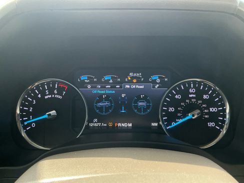 Used 2019 Ford Expedition XLT w/ Equipment Group 202A RWD image 16