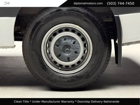 Used 2024 Mercedes-Benz Sprinter 2500 image 33