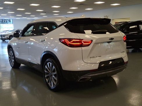 Used 2023 Chevrolet Blazer Premier w/ Driver Confidence II Package AWD/4WD image 4