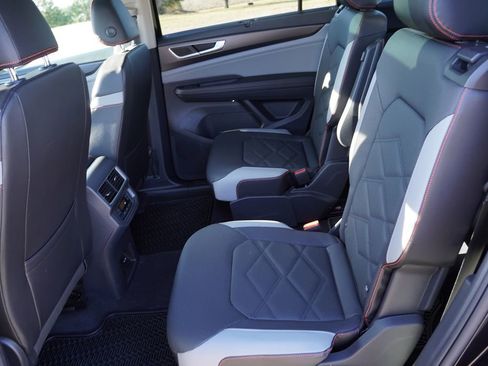 Used 2024 Volkswagen Atlas Peak Edition SEL AWD/4WD image 18
