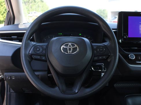 Used 2023 Toyota Corolla LE w/ Carpet Mat Package (TMS) AWD/4WD image 9