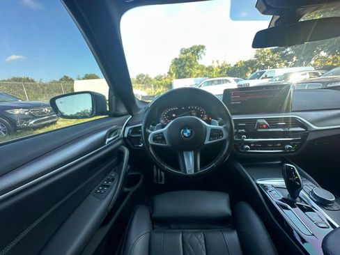 Used 2022 BMW 530i w/ M Sport Package RWD image 24
