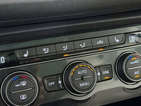 Used 2019 Volkswagen Tiguan SEL w/ 3rd Row Seat Package image 24