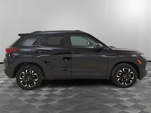 Used 2023 Chevrolet TrailBlazer LT image 2