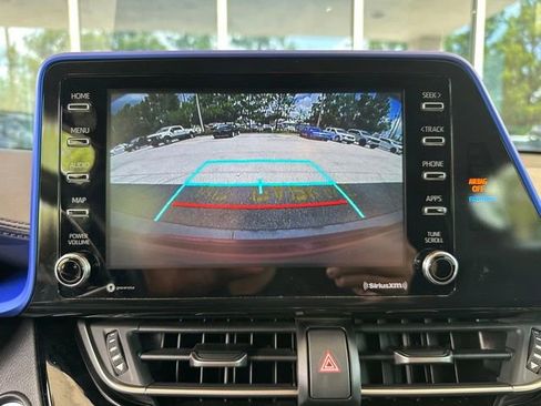 Used 2020 Toyota C-HR XLE FWD image 18