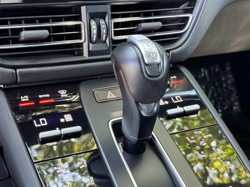 Used 2023 Porsche Macan Turbo AWD/4WD image 15