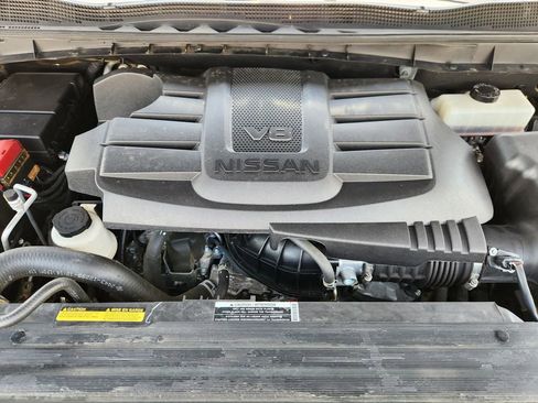 Used 2024 Nissan Titan SV w/ SV Convenience Package RWD image 29