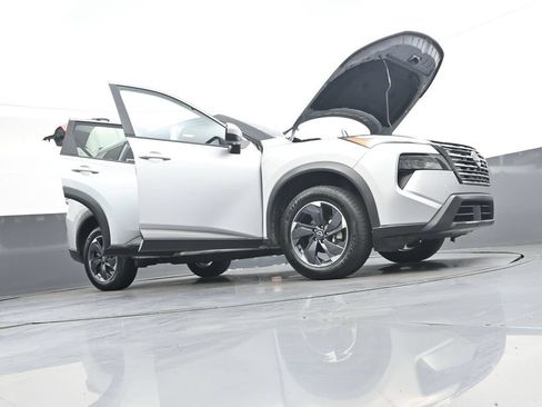 Used 2024 Nissan Rogue SV AWD/4WD image 55