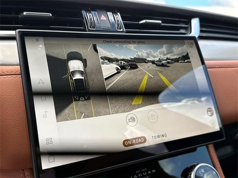 New 2025 Jaguar F-PACE R-Dynamic S image 22