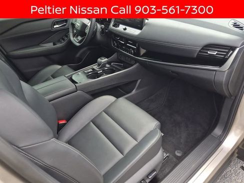 Certified 2025 Nissan Rogue SL FWD image 12
