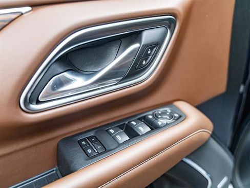 Used 2024 Chevrolet Suburban High Country w/ Advanced Technology Package image 47