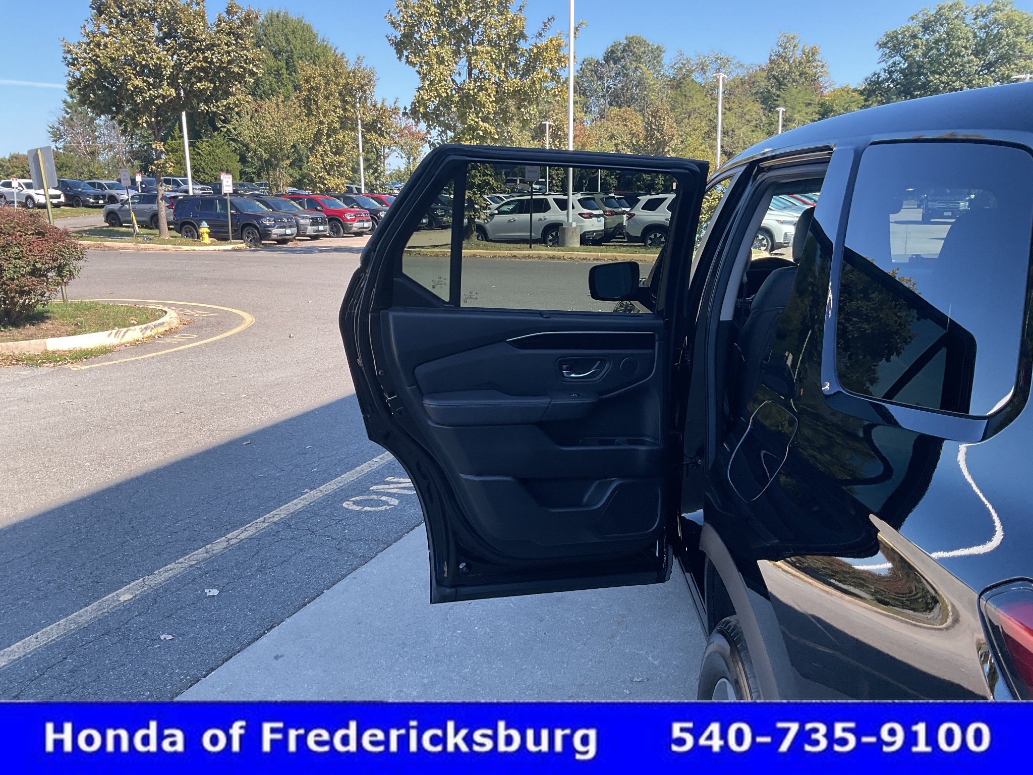 Used 2025 Honda Pilot EX-L image 10