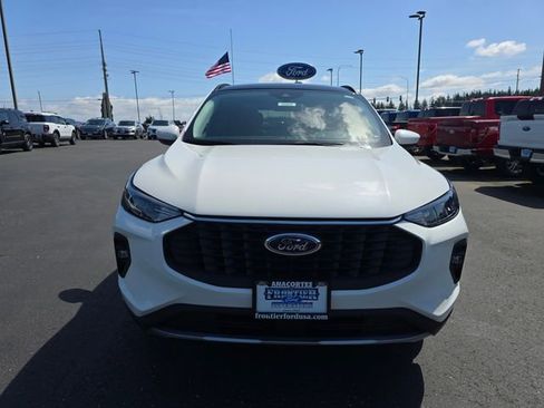 New 2025 Ford Escape SE image 11