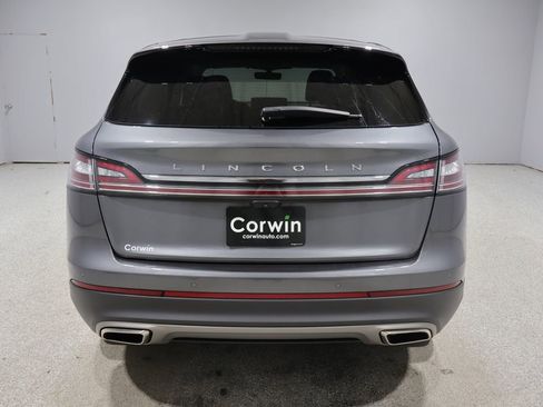Used 2023 Lincoln Nautilus AWD image 3