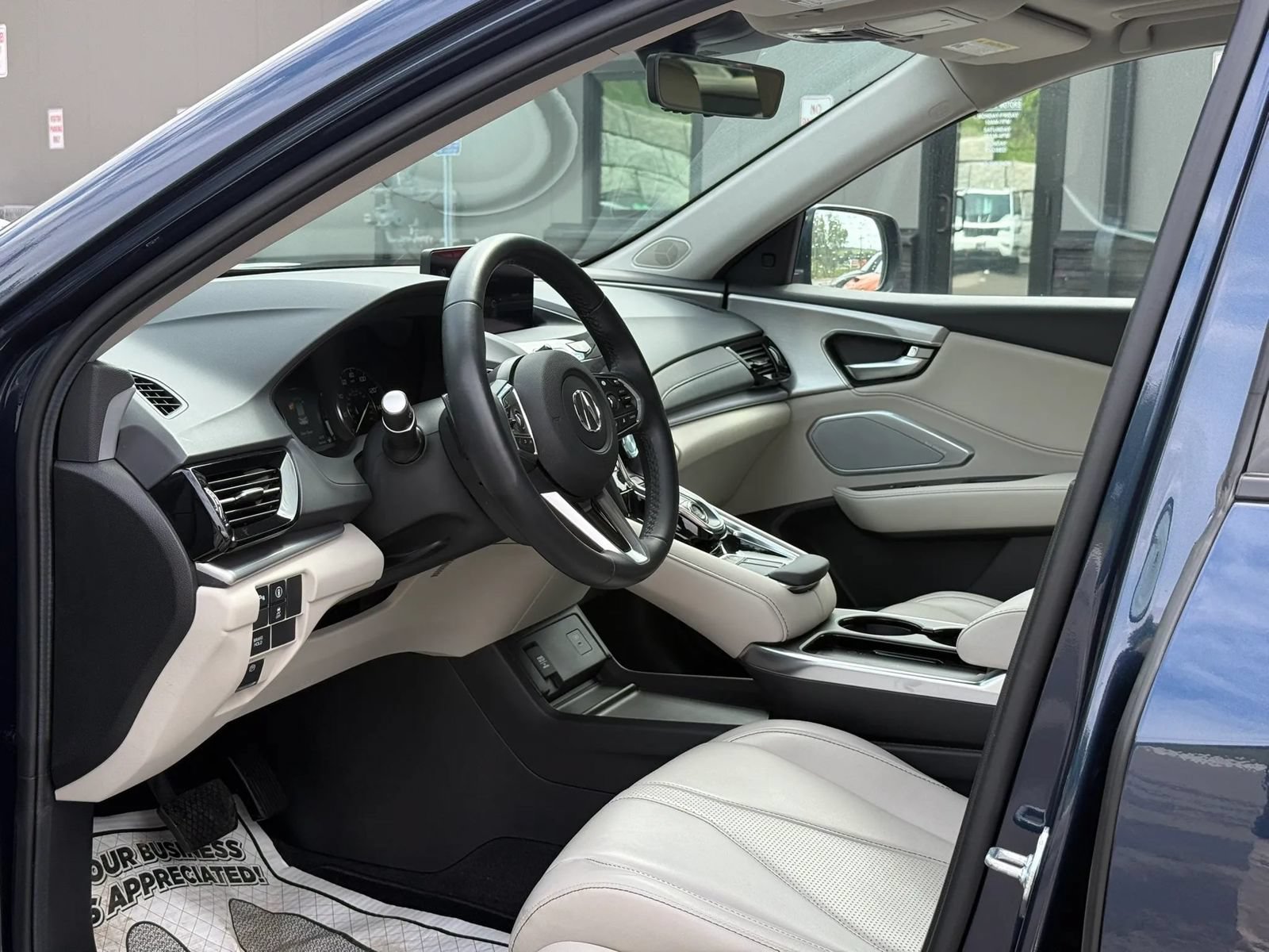 Used 2025 Acura RDX w/ Technology Package AWD/4WD image 9