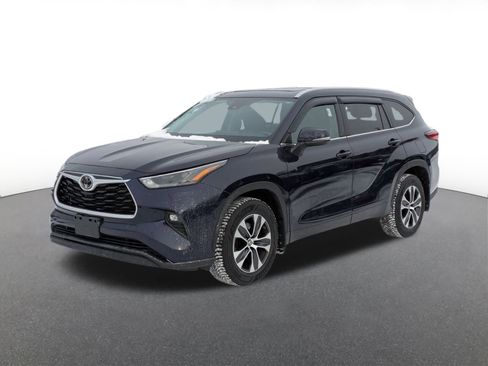 Used 2022 Toyota Highlander XLE image 5