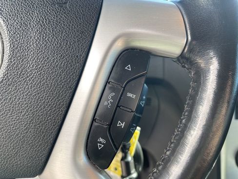 Used 2011 GMC Acadia SLE image 29