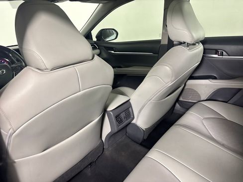 Used 2019 Toyota Camry XSE FWD image 27