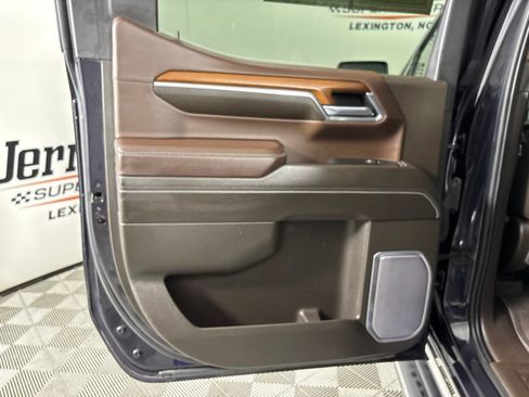 Used 2023 GMC Sierra 1500 Denali w/ Technology Package AWD/4WD image 21