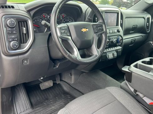 Used 2022 Chevrolet Silverado 1500 LT AWD/4WD image 17