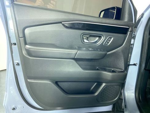 Used 2024 Honda Pilot Touring image 21