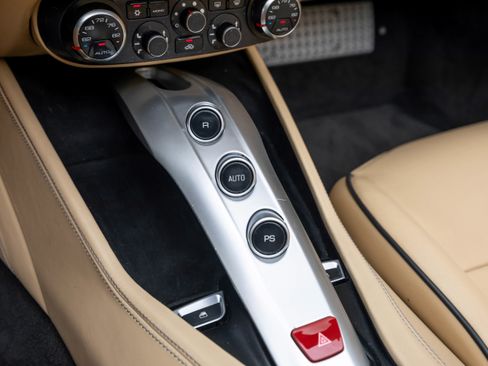 Certified 2016 Ferrari California T image 6