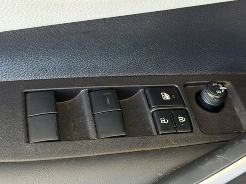 Used 2025 Toyota Corolla FX w/ Convenience Package FWD image 12