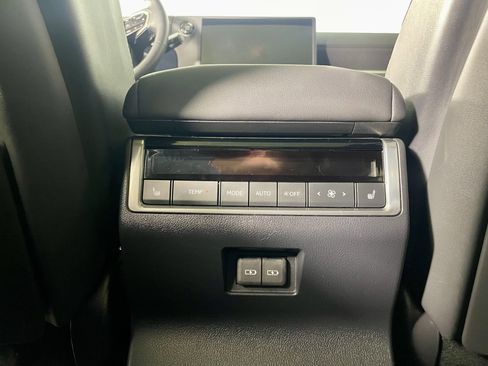 Used 2024 Lexus GX 550 w/ Accessory Package (Z1) image 25