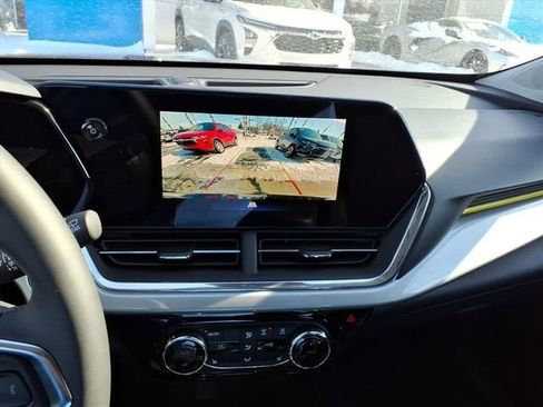 New 2026 Chevrolet Trax LT w/ Driver Confidence Package image 12