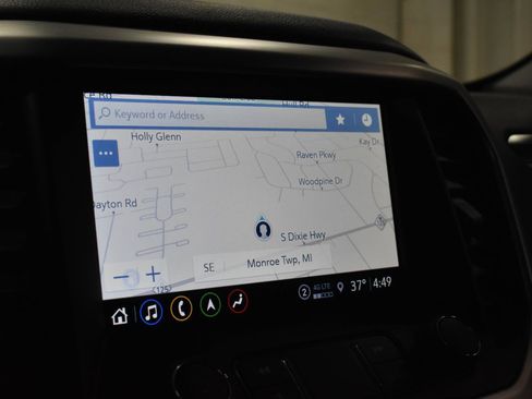 Used 2023 GMC Acadia SLT w/ Preferred Package image 19