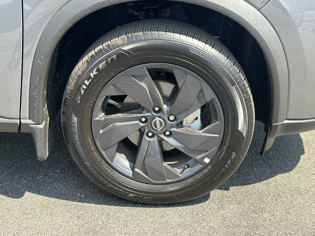 Used 2026 Nissan Rogue SV FWD image 13