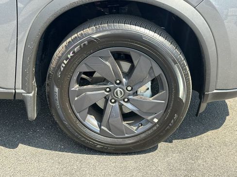 Used 2026 Nissan Rogue SV FWD image 13
