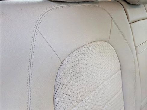 Used 2022 Mercedes-Benz GLC 300 4MATIC w/ Premium Package Lite image 18