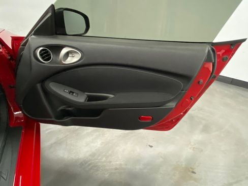 Used 2020 Nissan 370Z Coupe RWD image 39