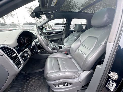 Used 2019 Porsche Cayenne image 23